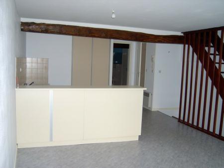 Appartement à louer - 4 pièces - 65 m2 - BAR SUR AUBE - 10 - CHAMPAGNE-ARDENNE