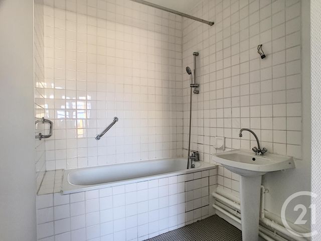 Afficher la photo en grand Appartement T2 à louer - 2 pièces - 54.0 m2 - BAR SUR AUBE - 10 - CHAMPAGNE-ARDENNE - Century 21 Legout Immobilier