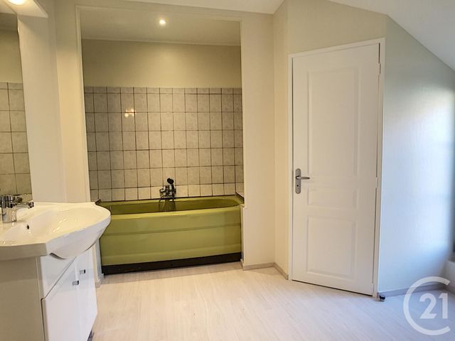 Appartement T2 à louer - 2 pièces - 79.9 m2 - BAR SUR AUBE - 10 - CHAMPAGNE-ARDENNE - Century 21 Legout Immobilier Appartement T2 à louer - 2 pièces - 79.9 m2 - BAR SUR AUBE - 10 - CHAMPAGNE-ARDENNE - Century 21 Legout Immobilier