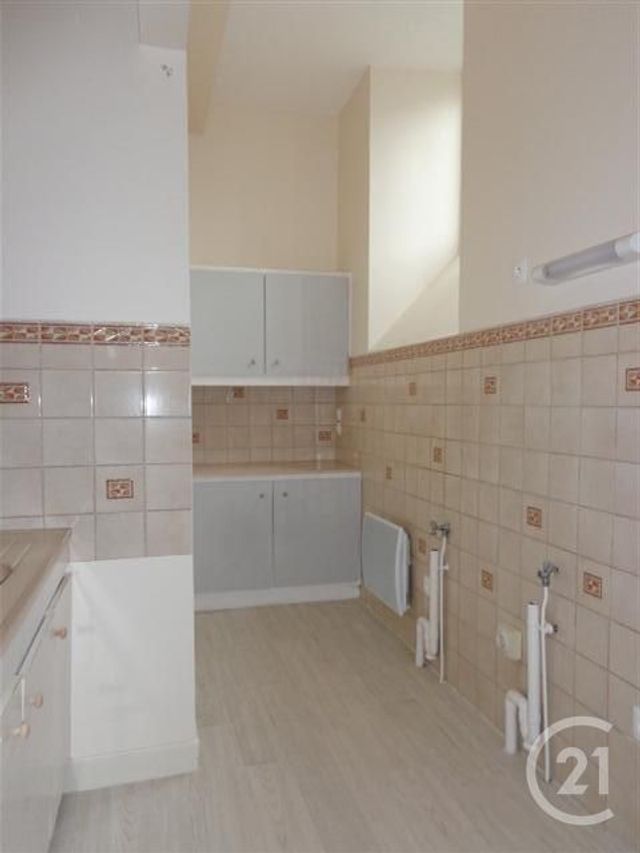 Appartement F2 à louer - 2 pièces - 80.0 m2 - BAR SUR AUBE - 10 - CHAMPAGNE-ARDENNE - Century 21 Legout Immobilier Appartement F2 à louer - 2 pièces - 80.0 m2 - BAR SUR AUBE - 10 - CHAMPAGNE-ARDENNE - Century 21 Legout Immobilier