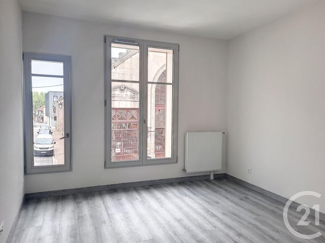 Appartement T3 à louer - 3 pièces - 70.75 m2 - BAR SUR AUBE - 10 - CHAMPAGNE-ARDENNE - Century 21 Legout Immobilier