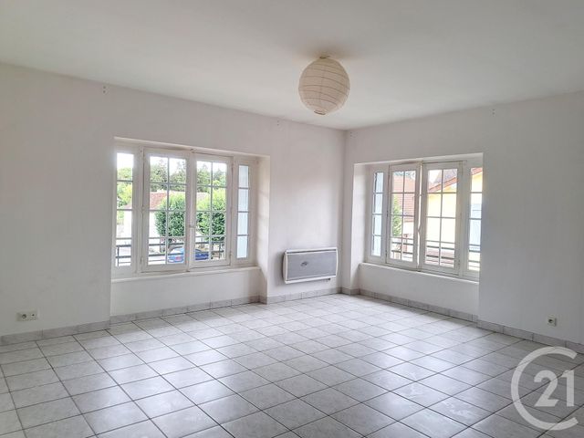 Appartement T3 à louer - 4 pièces - 65.0 m2 - LONGCHAMP SUR AUJON - 10 - CHAMPAGNE-ARDENNE - Century 21 Legout Immobilier