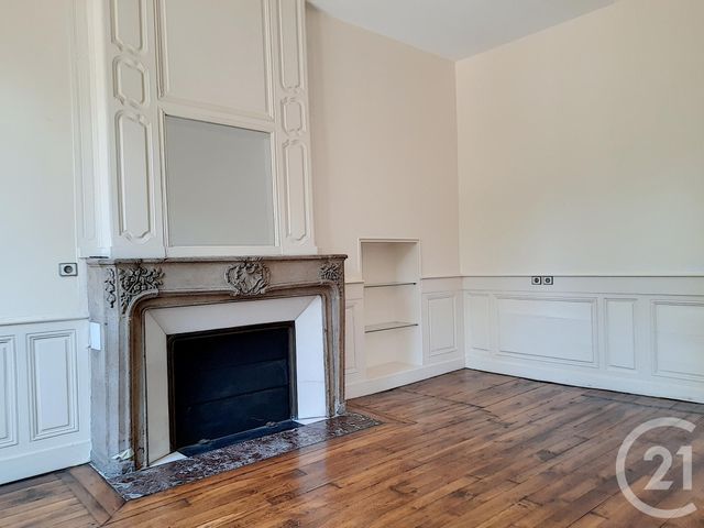 Appartement T3 à louer - 3 pièces - 87.0 m2 - BAR SUR AUBE - 10 - CHAMPAGNE-ARDENNE - Century 21 Legout Immobilier