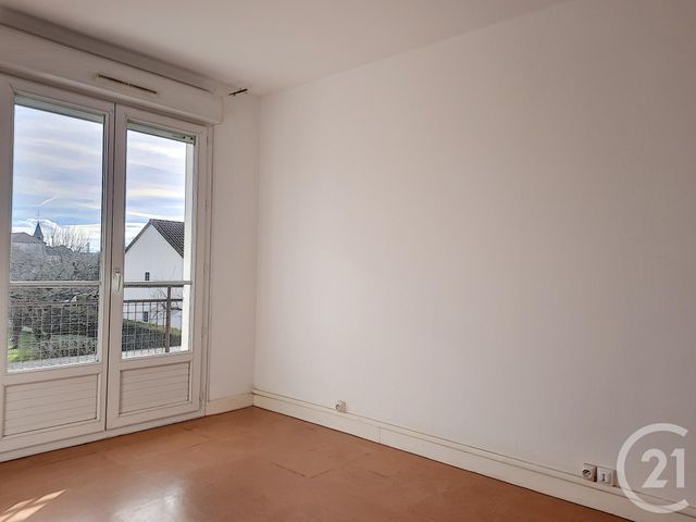 Appartement T4 à louer - 4 pièces - 63.0 m2 - BAR SUR AUBE - 10 - CHAMPAGNE-ARDENNE - Century 21 Legout Immobilier