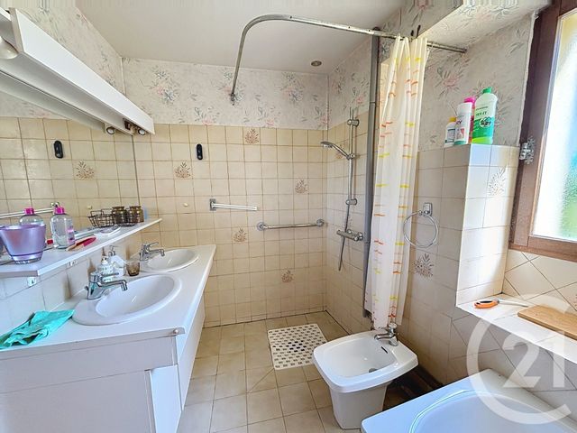 maison à vendre - 9 pièces - 260.0 m2 - CHAMPIGNOL LEZ MONDEVILLE - 10 - CHAMPAGNE-ARDENNE - Century 21 Legout Immobilier