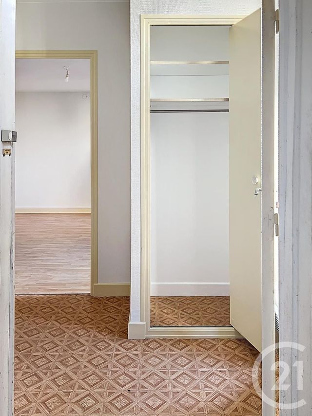 Appartement T1 à louer - 1 pièce - 27.52 m2 - BAR SUR AUBE - 10 - CHAMPAGNE-ARDENNE - Century 21 Legout Immobilier