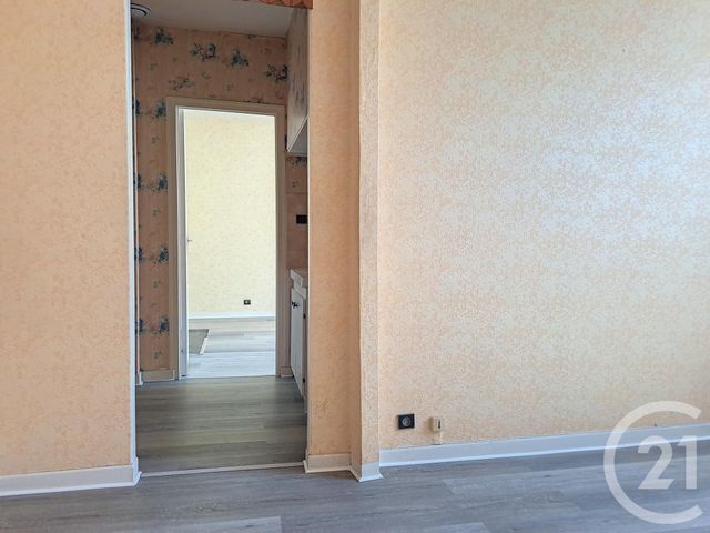 Appartement F2 à louer - 2 pièces - 31.0 m2 - BAR SUR AUBE - 10 - CHAMPAGNE-ARDENNE - Century 21 Legout Immobilier