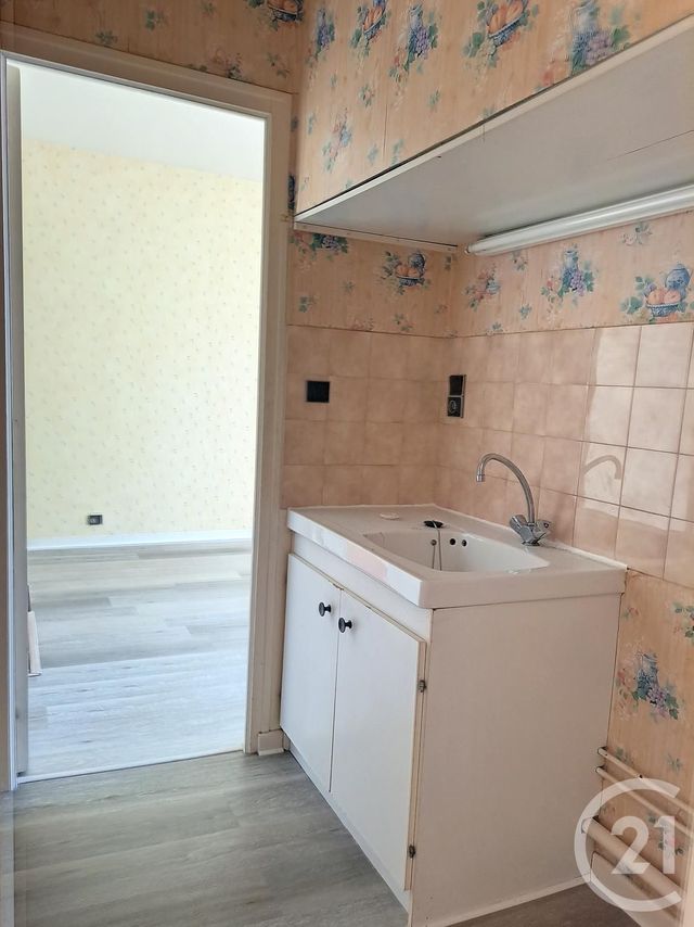 Appartement F2 à louer - 2 pièces - 31.0 m2 - BAR SUR AUBE - 10 - CHAMPAGNE-ARDENNE - Century 21 Legout Immobilier