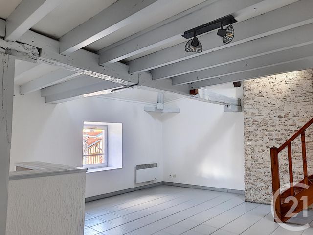 Appartement T3 à louer - 3 pièces - 65.9 m2 - BAR SUR AUBE - 10 - CHAMPAGNE-ARDENNE - Century 21 Legout Immobilier