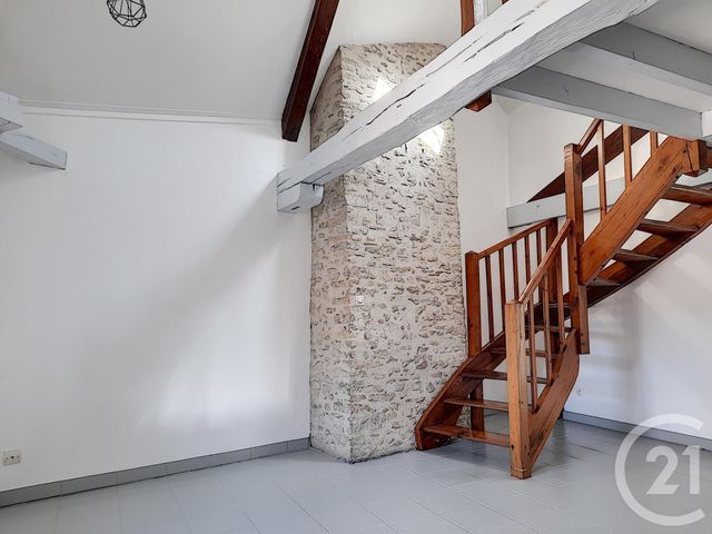 Appartement T3 à louer - 3 pièces - 65.9 m2 - BAR SUR AUBE - 10 - CHAMPAGNE-ARDENNE - Century 21 Legout Immobilier