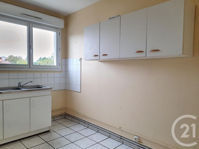 Appartement F4 à louer - 4 pièces - 63.0 m2 - BAR SUR AUBE - 10 - CHAMPAGNE-ARDENNE - Century 21 Legout Immobilier