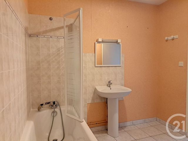 Appartement T3 à louer - 4 pièces - 65.0 m2 - LONGCHAMP SUR AUJON - 10 - CHAMPAGNE-ARDENNE - Century 21 Legout Immobilier