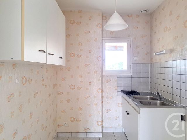 Appartement T3 à louer - 4 pièces - 65.0 m2 - LONGCHAMP SUR AUJON - 10 - CHAMPAGNE-ARDENNE - Century 21 Legout Immobilier