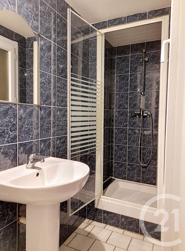 Appartement F3 à louer - 3 pièces - 52.0 m2 - BAR SUR AUBE - 10 - CHAMPAGNE-ARDENNE - Century 21 Legout Immobilier