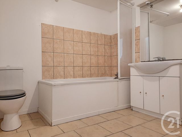 Appartement F3 à louer - 3 pièces - 72.0 m2 - BAR SUR AUBE - 10 - CHAMPAGNE-ARDENNE - Century 21 Legout Immobilier