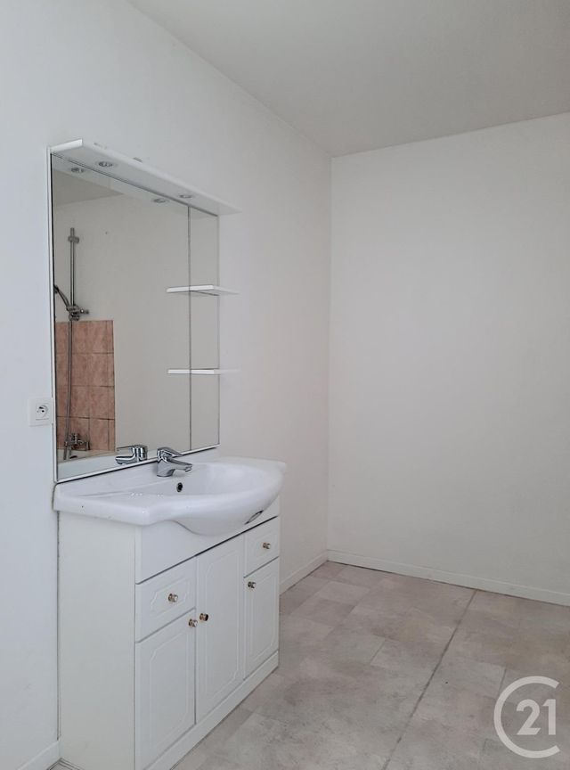 Appartement T3 à louer - 3 pièces - 68.44 m2 - BAR SUR AUBE - 10 - CHAMPAGNE-ARDENNE - Century 21 Legout Immobilier