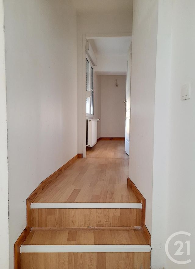 Appartement T3 à louer - 3 pièces - 68.44 m2 - BAR SUR AUBE - 10 - CHAMPAGNE-ARDENNE - Century 21 Legout Immobilier